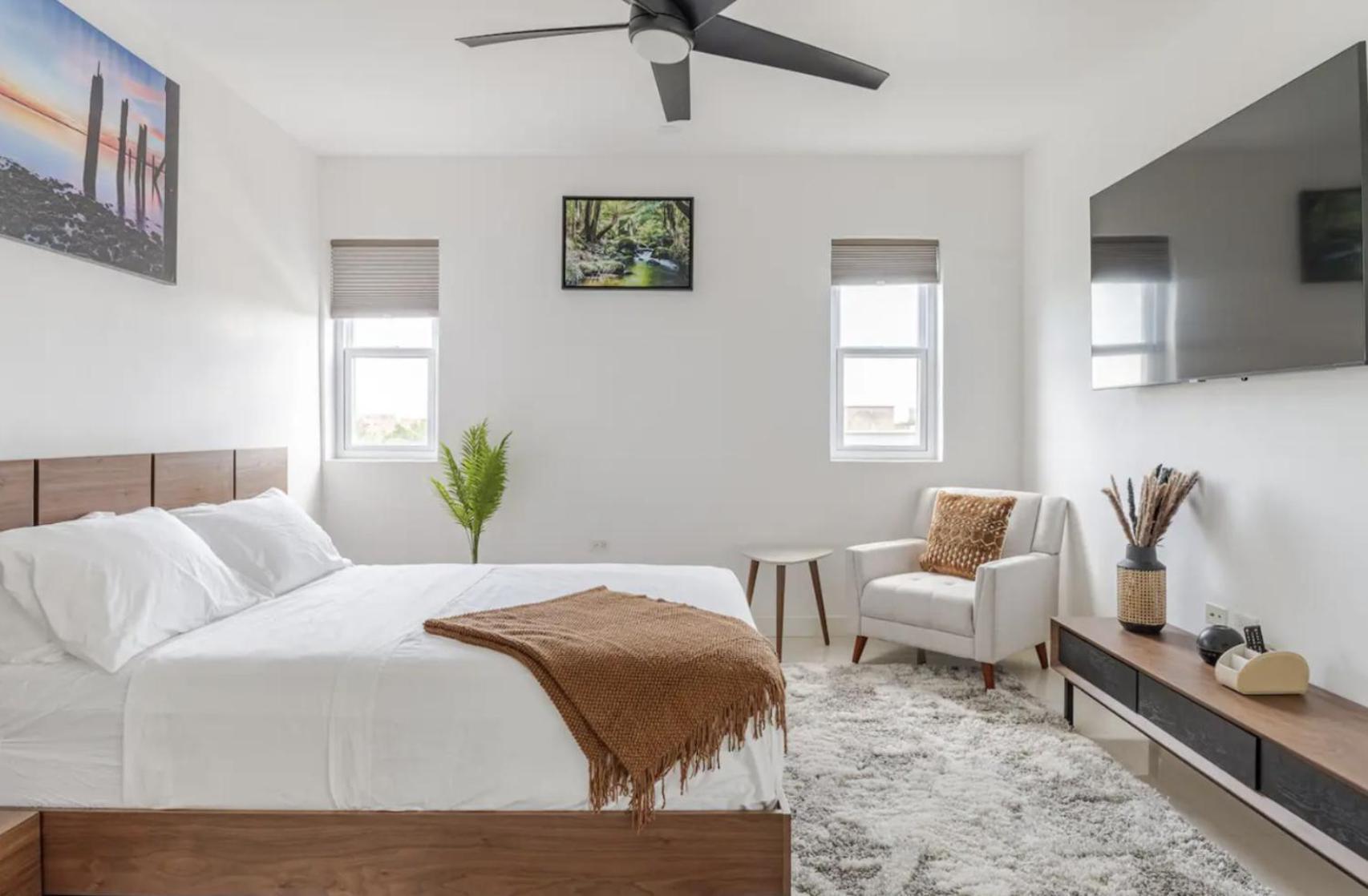 Luxe City Oasis 2Br With Rooftop Pool And Gym Kingston Exterior photo