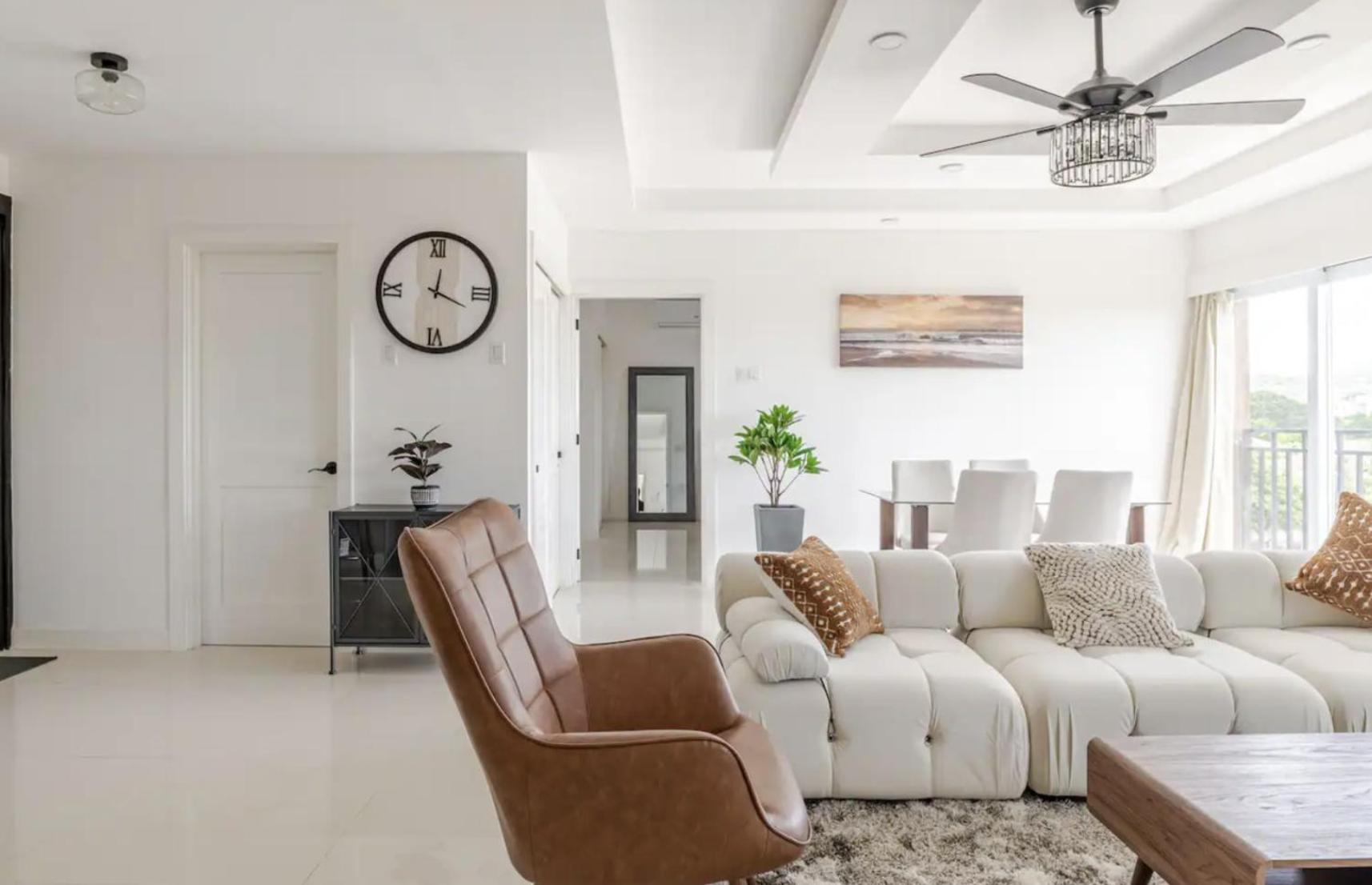 Luxe City Oasis 2Br With Rooftop Pool And Gym Kingston Exterior photo
