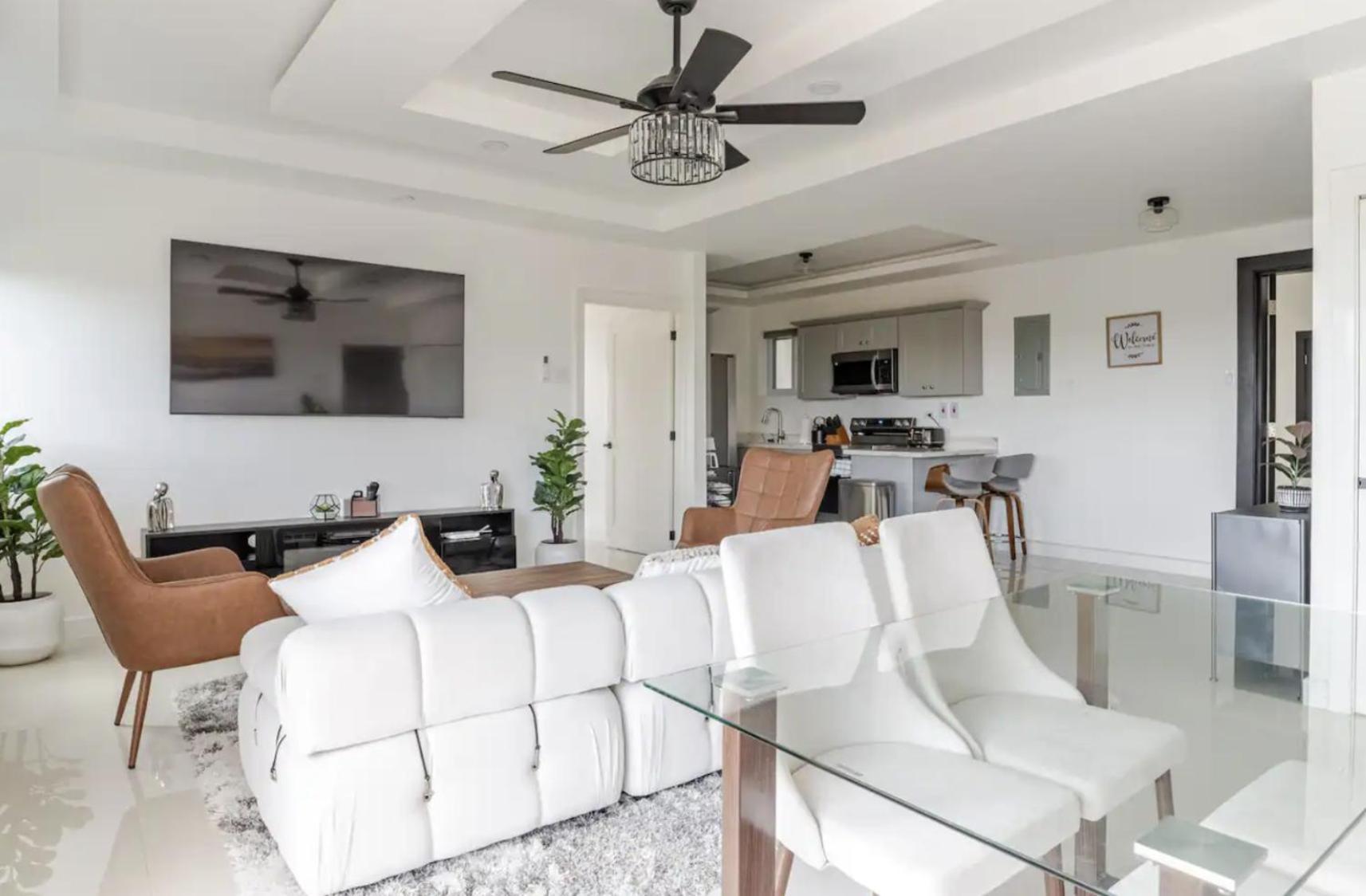 Luxe City Oasis 2Br With Rooftop Pool And Gym Kingston Exterior photo