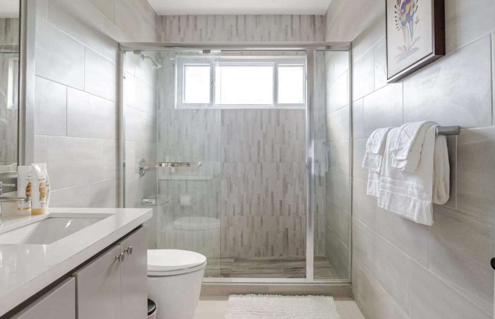 Luxe City Oasis 2Br With Rooftop Pool And Gym Kingston Exterior photo