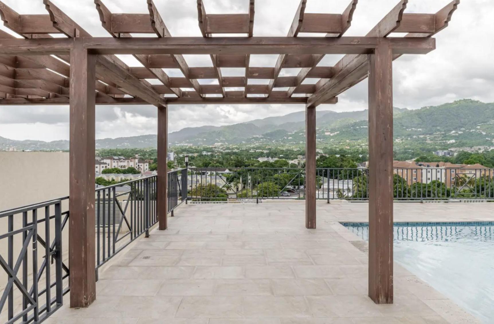 Luxe City Oasis 2Br With Rooftop Pool And Gym Kingston Exterior photo